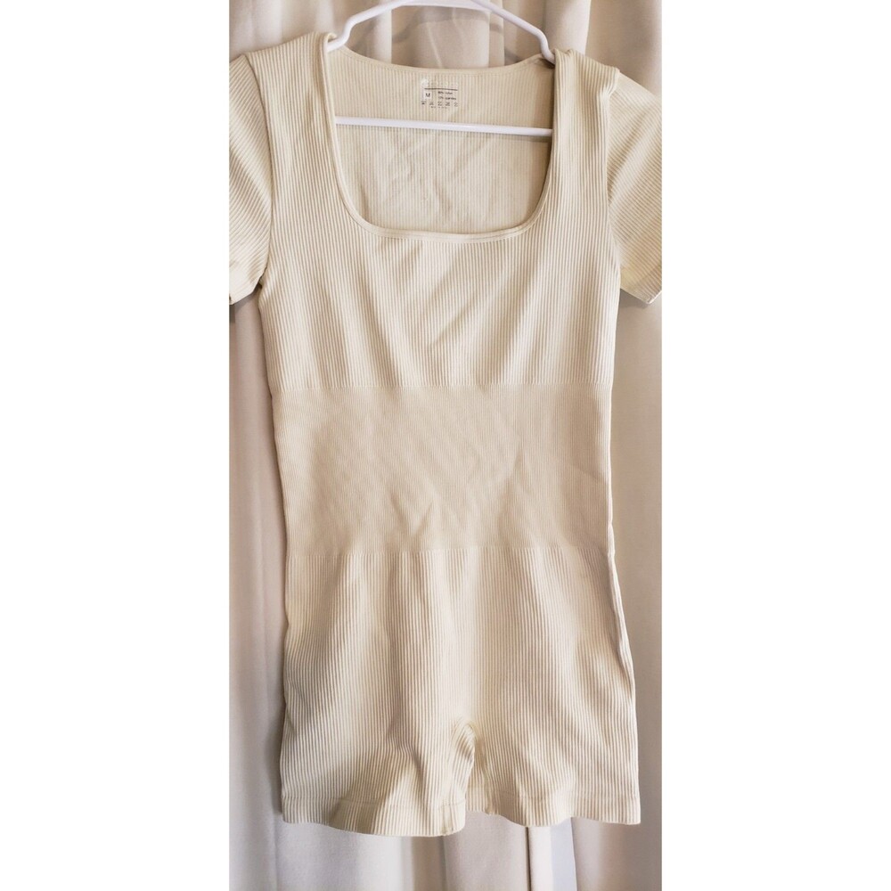 OQQ Womens Medium Ribbed Seamless Romper Bodysuit Cream Short Sleeve Square Neck - Picture 5 of 7